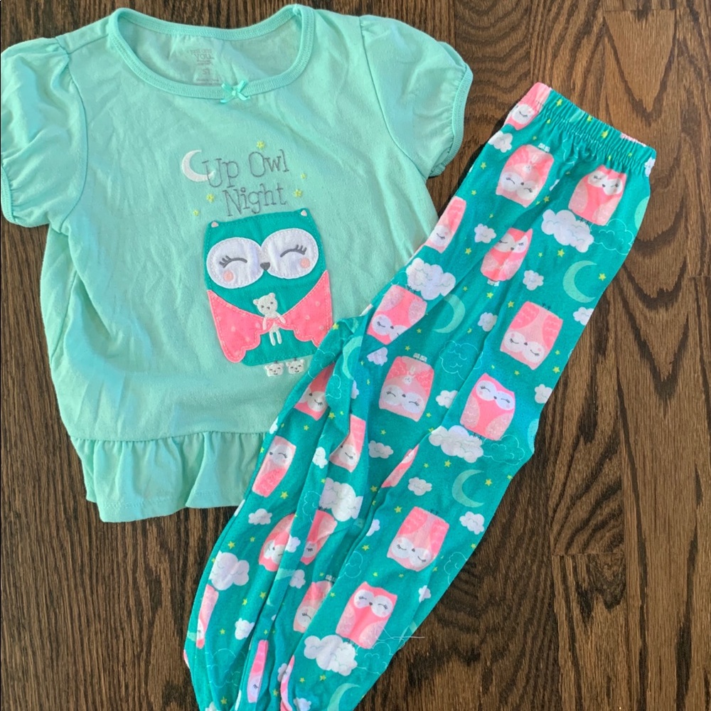 Girls size 5t owl pajamas from Carters